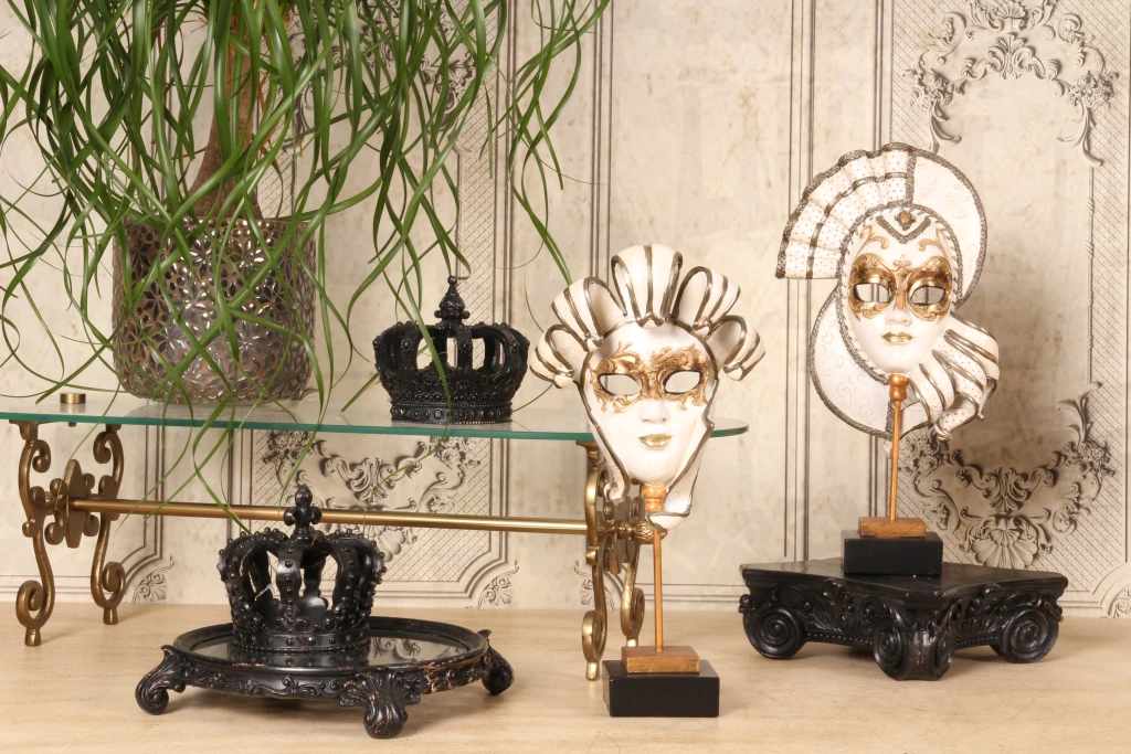 Couronne décorative - noire - 13,2 cm - résine synthétique