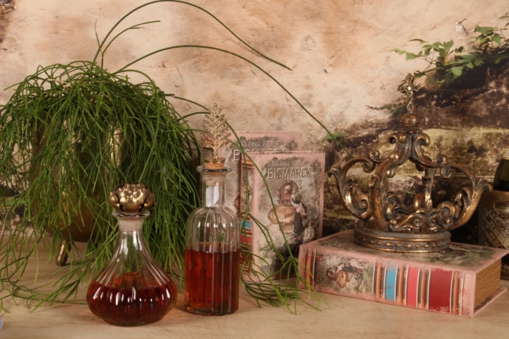 Bouteille décorative avec bouchon - 25 cm - or - laiton et verre